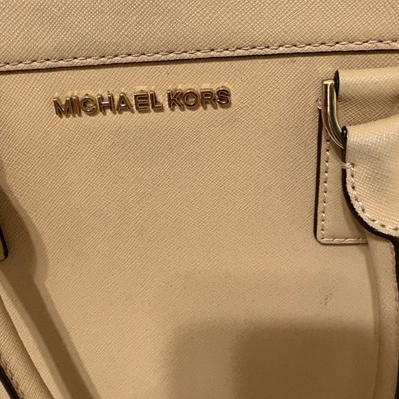 Michael Kors Dillon Saffiano leather satchel in a tan or blush pink color - Picture 5 of 11